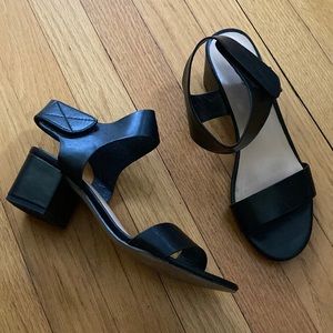 ALDO | black open toe sandal | size 8 (2”)